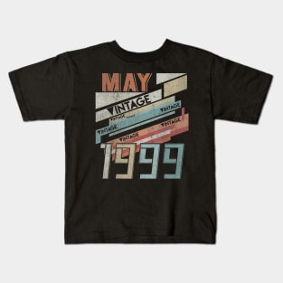 Born In MAY 1999 210th Years Old Retro Vintage Birthday Kids T-Shirt